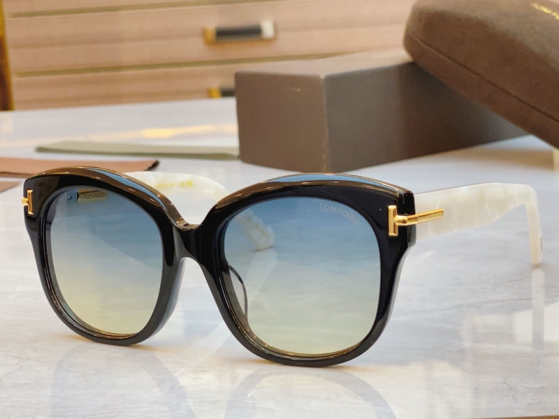 TOM FORD